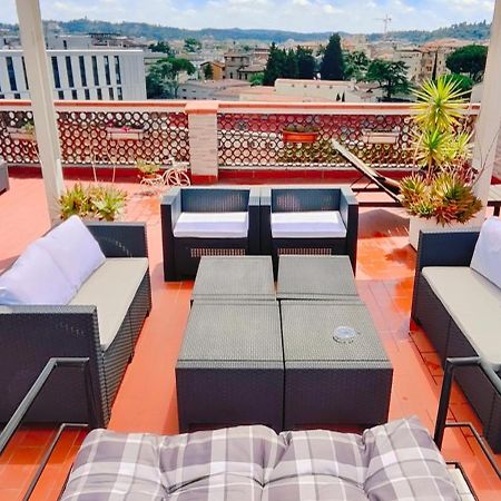 Panoramic Luxury Little Penthouse Apartment ฟลอเรนซ์ ภายนอก รูปภาพ